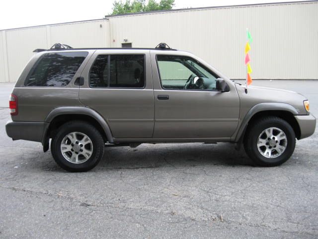 2001 Nissan Pathfinder EX-L W/ DVD System