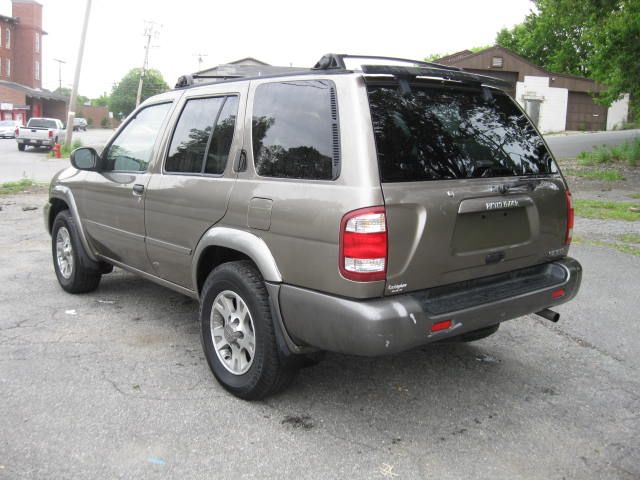 2001 Nissan Pathfinder EX-L W/ DVD System