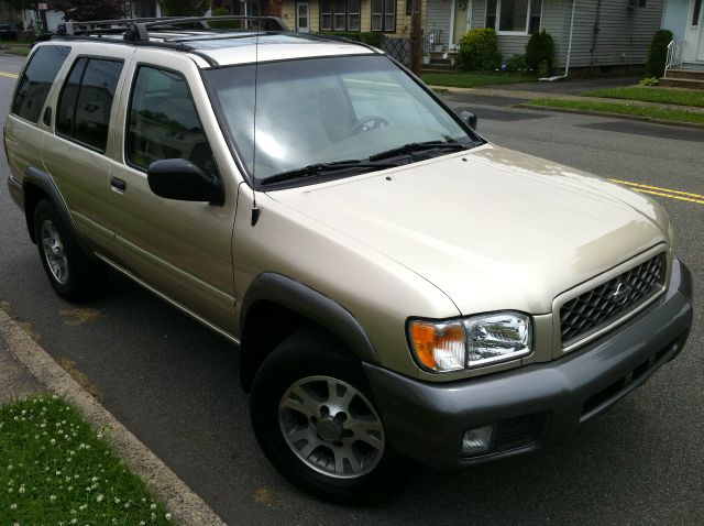 2001 Nissan Pathfinder EX-L W/ DVD System