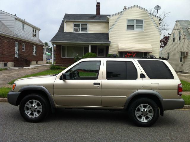 2001 Nissan Pathfinder EX-L W/ DVD System