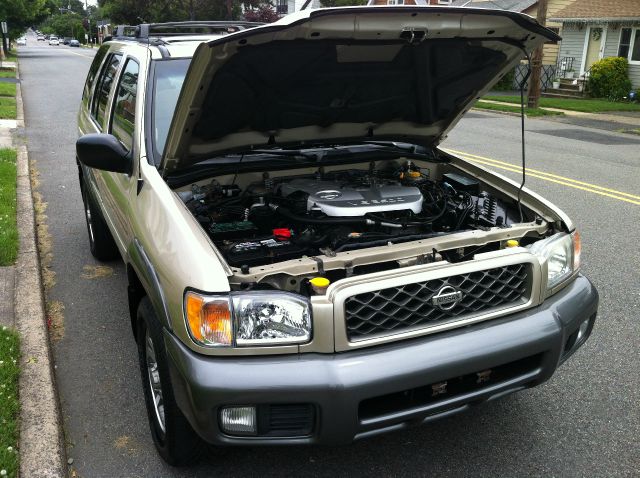 2001 Nissan Pathfinder EX-L W/ DVD System