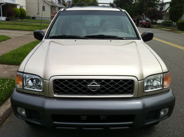 2001 Nissan Pathfinder EX-L W/ DVD System