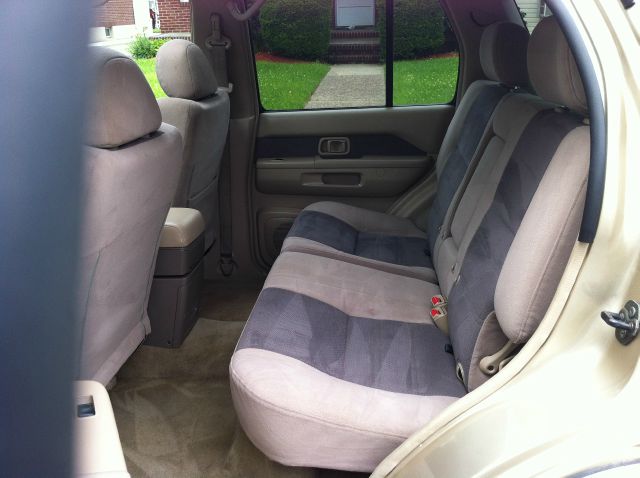 2001 Nissan Pathfinder EX-L W/ DVD System