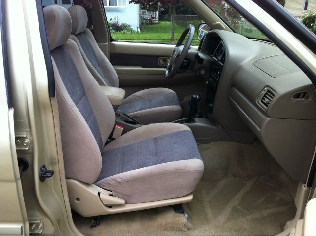 2001 Nissan Pathfinder EX-L W/ DVD System