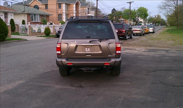 2001 Nissan Pathfinder SE