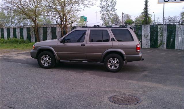 2001 Nissan Pathfinder SE