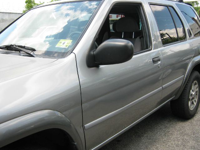 2001 Nissan Pathfinder EX-L W/ DVD System
