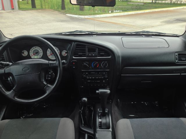 2001 Nissan Pathfinder EX-L W/ DVD System