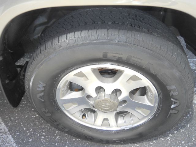 2001 Nissan Pathfinder EX-L W/ DVD System