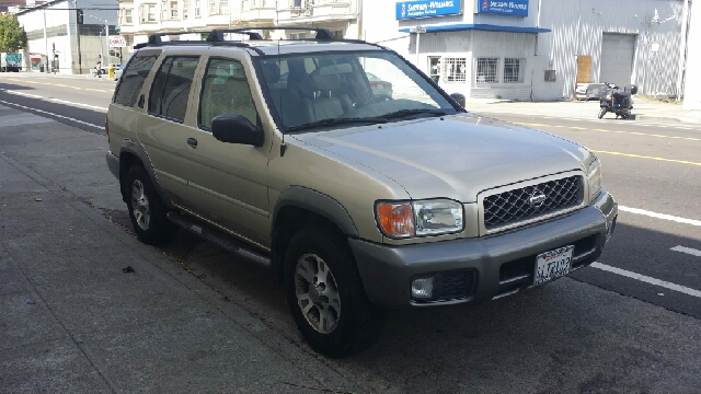 2001 Nissan Pathfinder I-290 S
