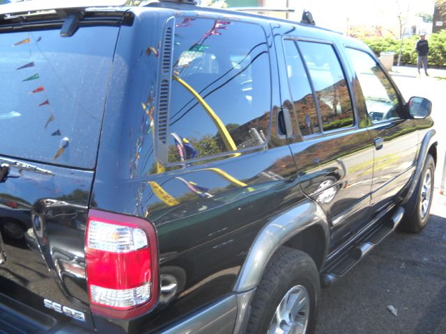 2001 Nissan Pathfinder EX-L W/ DVD System