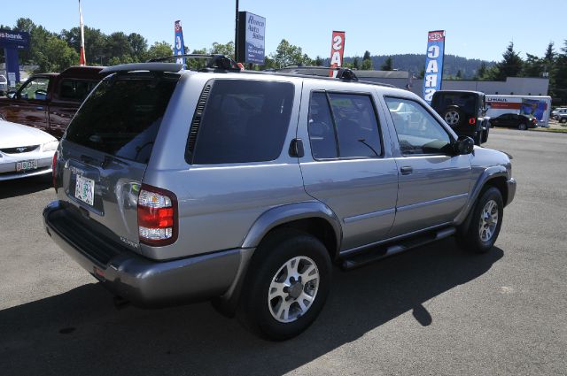2001 Nissan Pathfinder SE