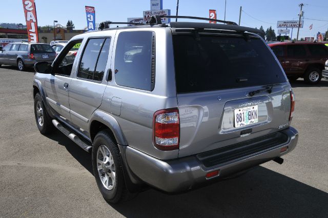 2001 Nissan Pathfinder SE