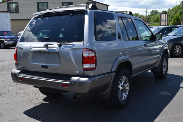 2001 Nissan Pathfinder EX-L W/ DVD System