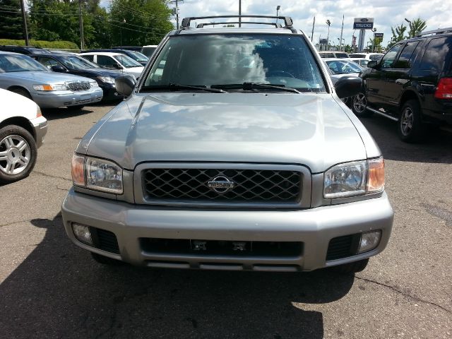 2001 Nissan Pathfinder EX-L W/ DVD System