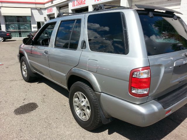 2001 Nissan Pathfinder EX-L W/ DVD System