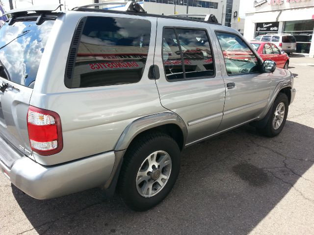 2001 Nissan Pathfinder EX-L W/ DVD System