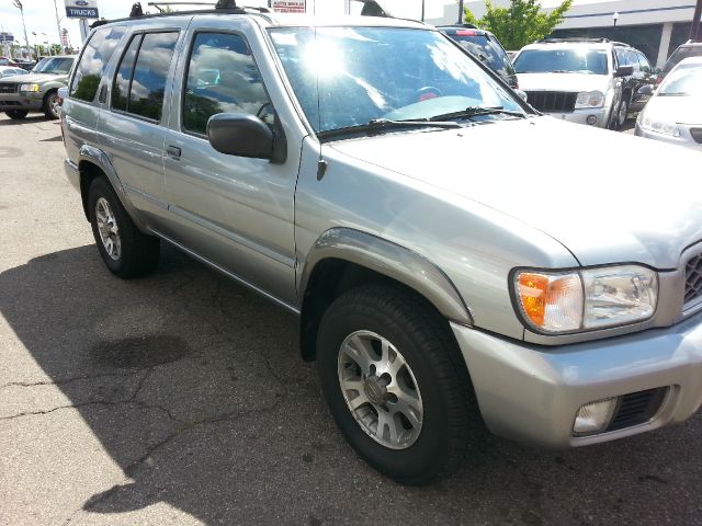 2001 Nissan Pathfinder EX-L W/ DVD System