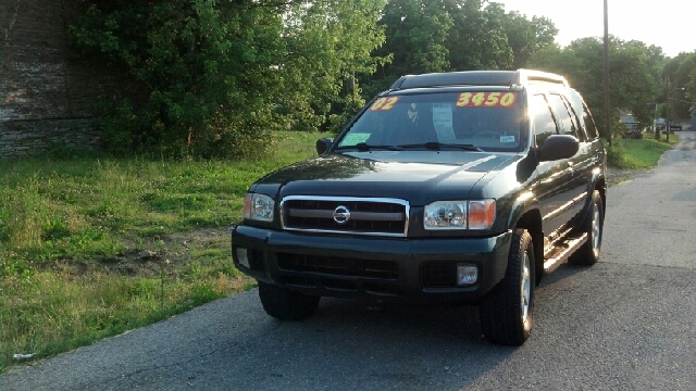 2002 Nissan Pathfinder EX-L W/ DVD System