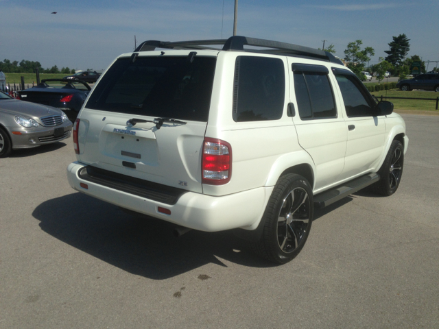 2002 Nissan Pathfinder EX-L W/ DVD System