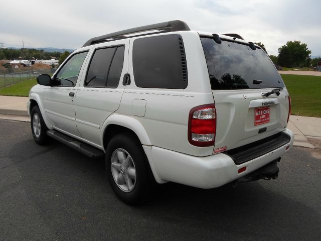 2002 Nissan Pathfinder EX-L W/ DVD System