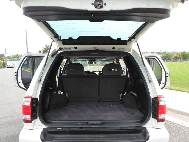 2002 Nissan Pathfinder EX-L W/ DVD System