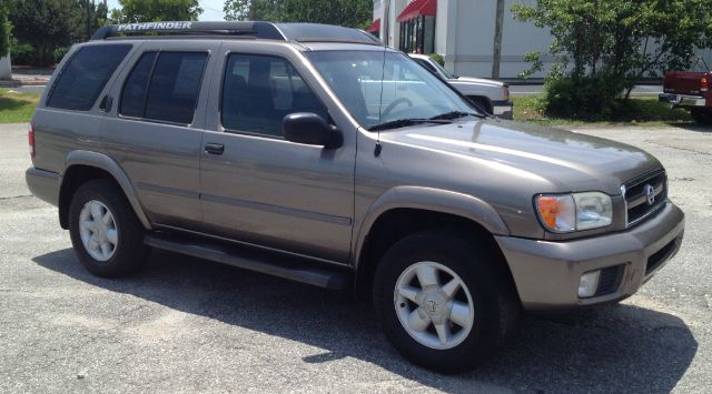 2002 Nissan Pathfinder EX-L W/ DVD System
