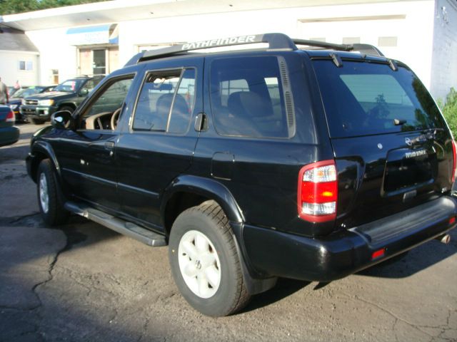 2002 Nissan Pathfinder EX-L W/ DVD System
