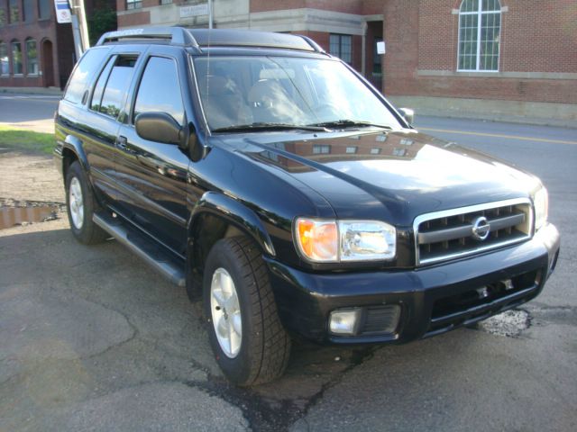 2002 Nissan Pathfinder EX-L W/ DVD System