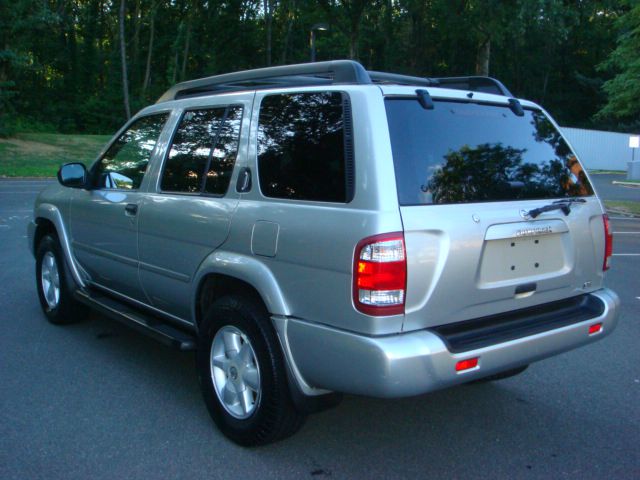 2002 Nissan Pathfinder EX-L W/ DVD System