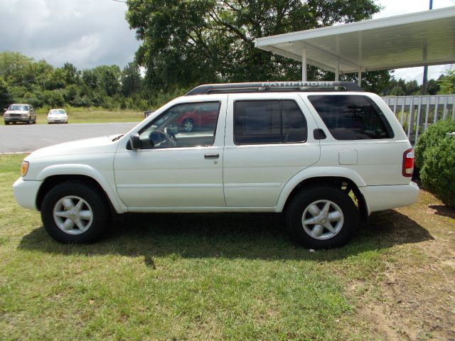 2002 Nissan Pathfinder EX-L W/ DVD System