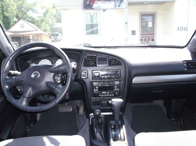 2003 Nissan Pathfinder EX-L W/ DVD System