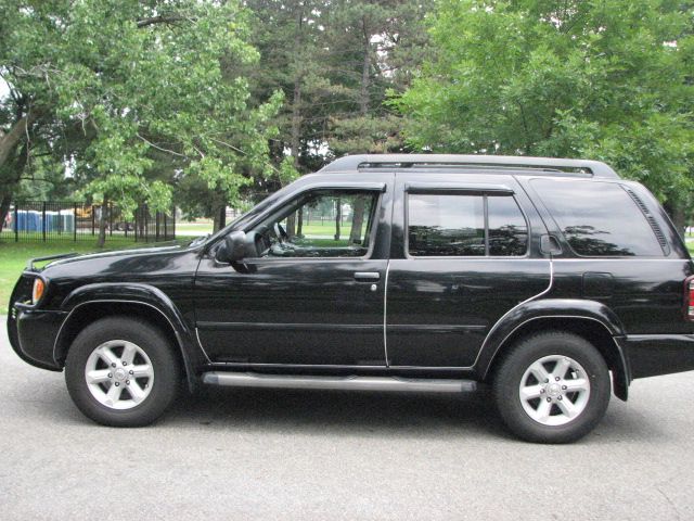 2003 Nissan Pathfinder SE