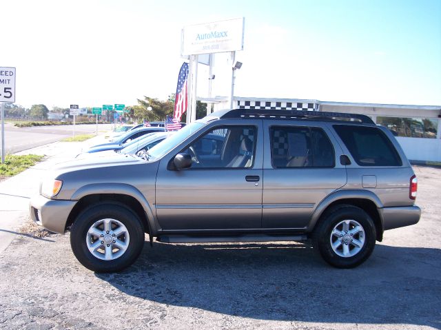 2004 Nissan Pathfinder 4dr Sdn Auto GLS w/XM