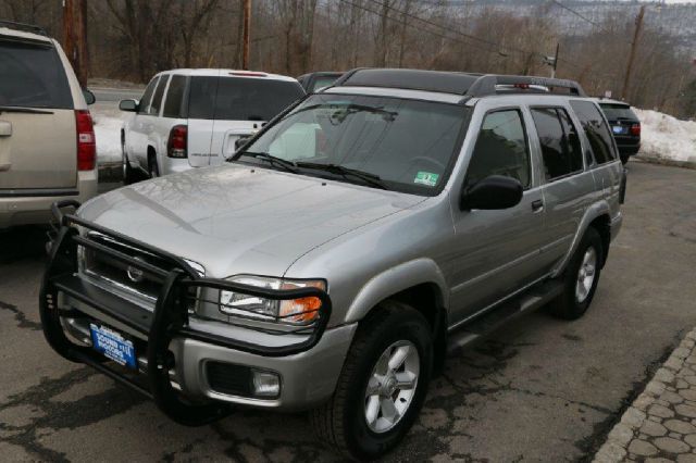 2004 Nissan Pathfinder EX-L W/ DVD System