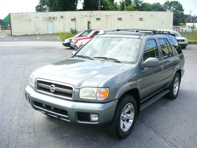 2004 Nissan Pathfinder Rallye Sedan