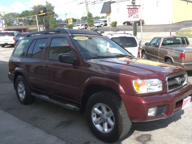 2004 Nissan Pathfinder EX-L W/ DVD System