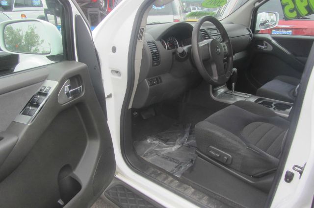 2005 Nissan Pathfinder EX-L W/ DVD System