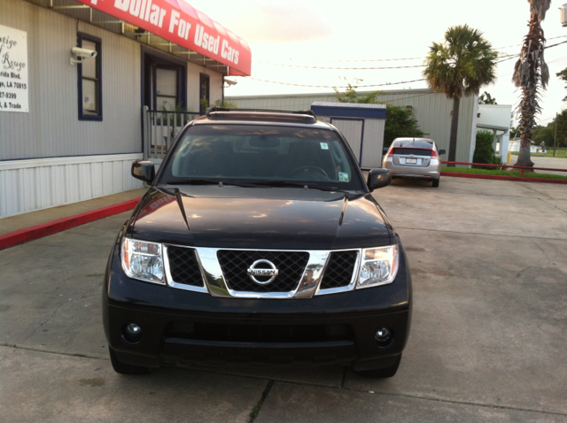2005 Nissan Pathfinder LX V-6