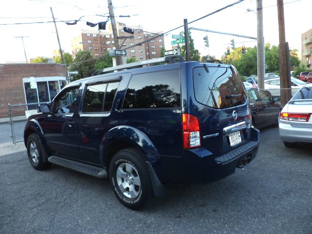 2005 Nissan Pathfinder EX-L W/ DVD System