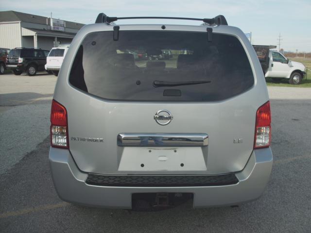 2005 Nissan Pathfinder X