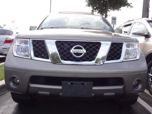 2005 Nissan Pathfinder Touring / AWD
