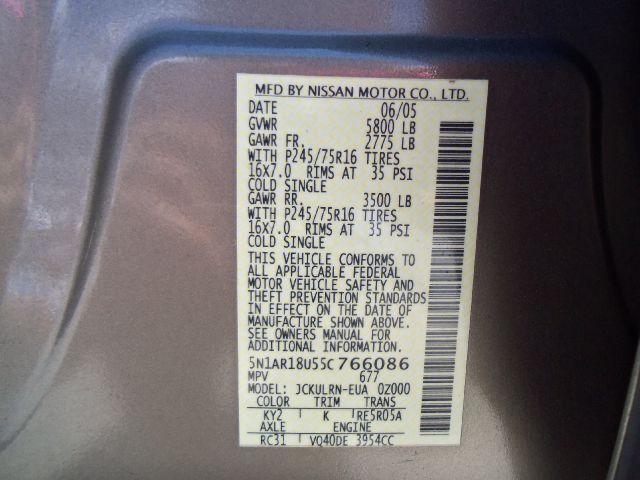 2005 Nissan Pathfinder LX V-6