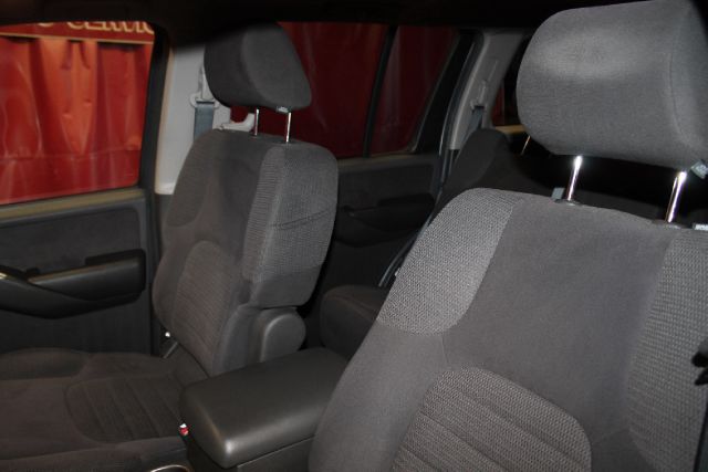 2005 Nissan Pathfinder SE