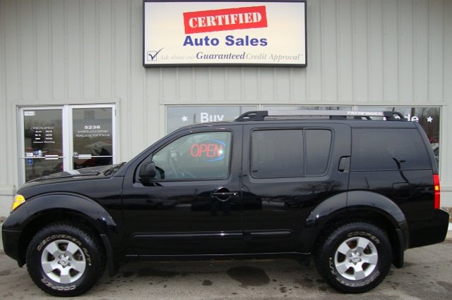 2005 Nissan Pathfinder EX-L W/ DVD System