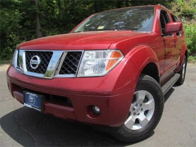 2005 Nissan Pathfinder EX-L W/ DVD System