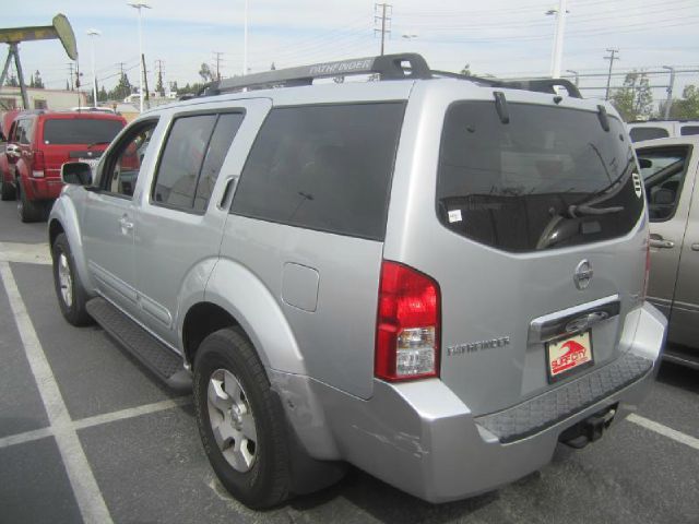 2005 Nissan Pathfinder EX-L W/navi
