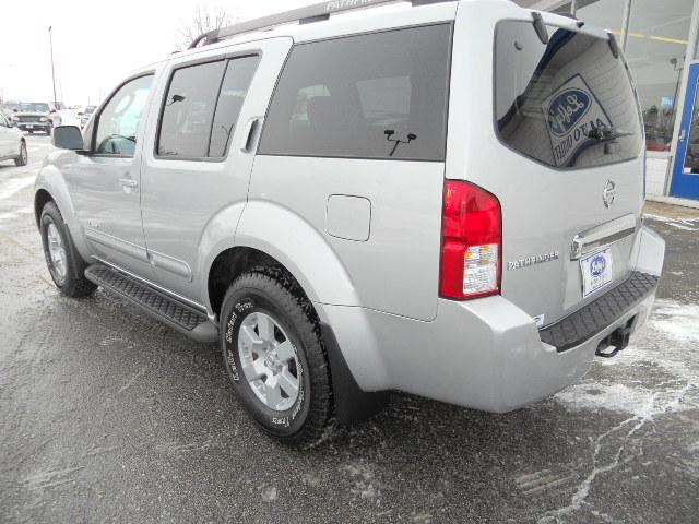 2005 Nissan Pathfinder EX-L 4X4