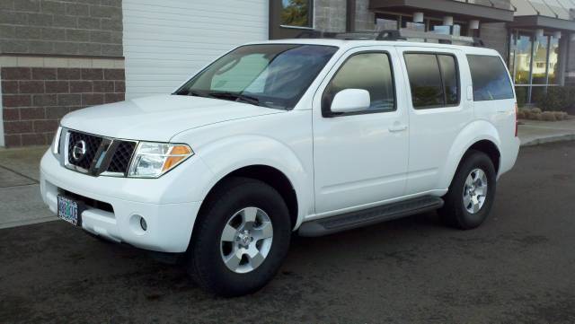 2005 Nissan Pathfinder SE