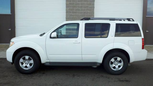 2005 Nissan Pathfinder SE